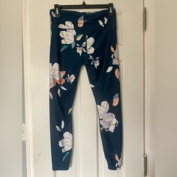 Athleta Elation Leggings - Picture 6 of 13